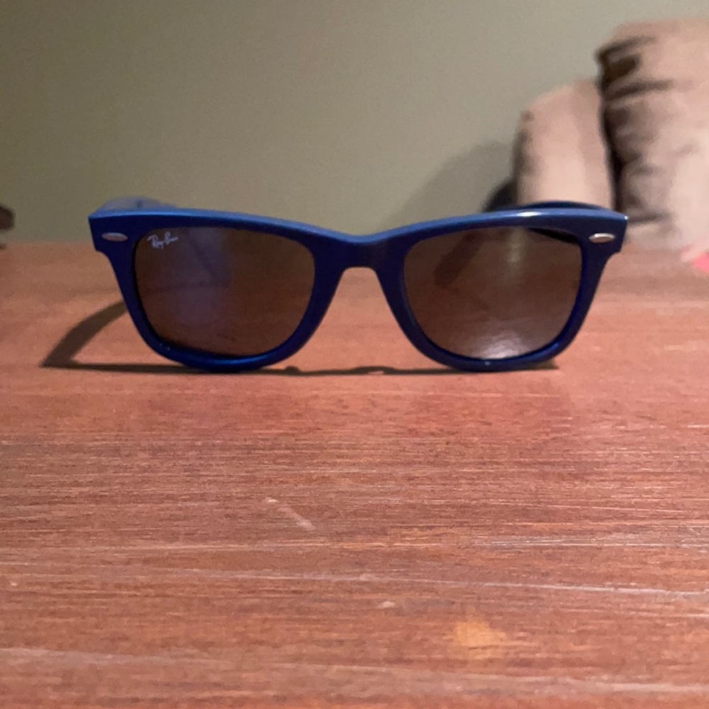RAY BAN WAYFARER SUNGLASSES